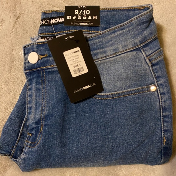 Fashion Nova - On The Fray Ankle Jeans - Picture 3 of 4